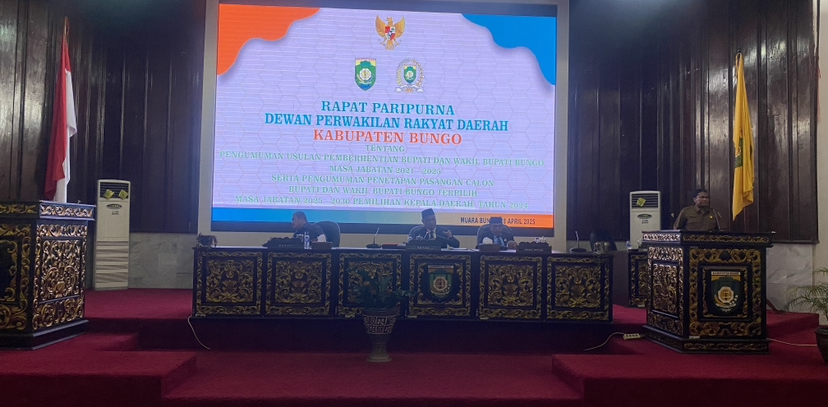 DPRD Bungo Gelar Rapat Paripurna Terkait Pengumuman Usulan Pemberhentian Bupati dan Wakil Bupati Bungo Serta Pengumuman Penetapan Pasangan Calon Bupati dan Wakil Bupati Bungo Terpilih