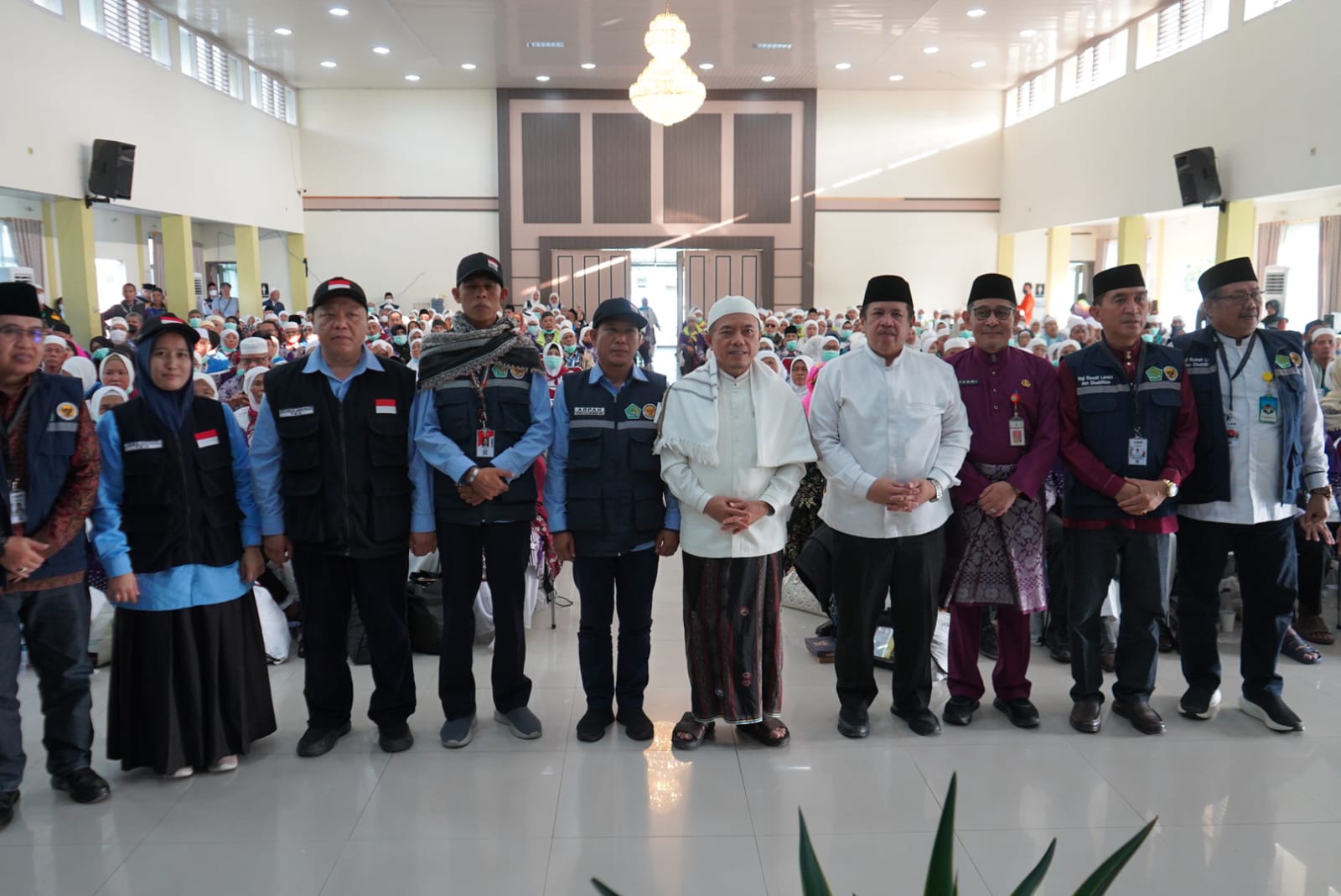 Sambut Kepulangan 428 Jemaah Haji Kloter 14 Provinsi Jambi, Gubernur Al Haris: Mohon Maaf Jilka Pelayanan Masih Kurang
