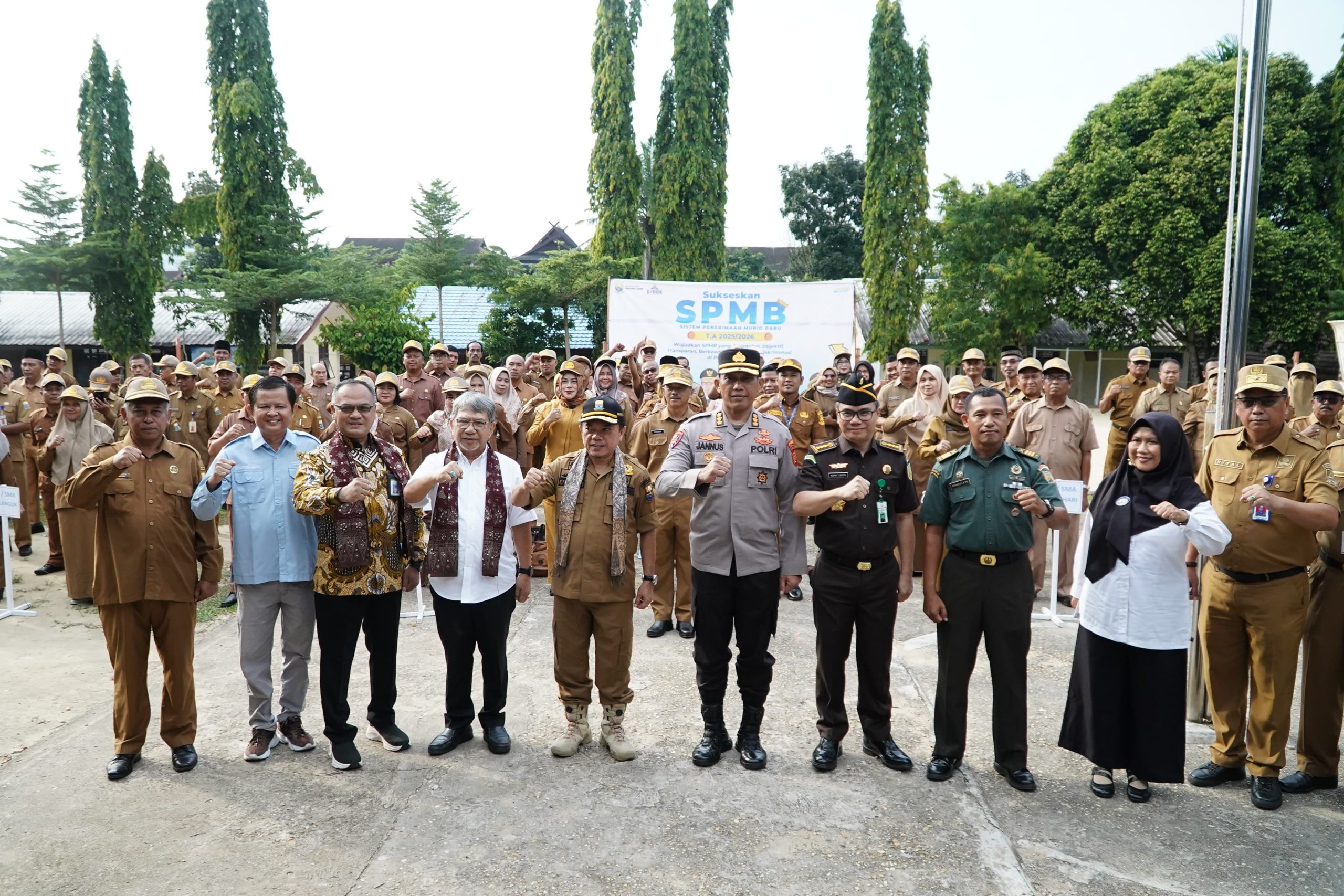 Teken Komitmen SPMB Berintegritas Tahun Ajaran 2025/2026, Gubernur Al Haris: Tak Ada Titipan