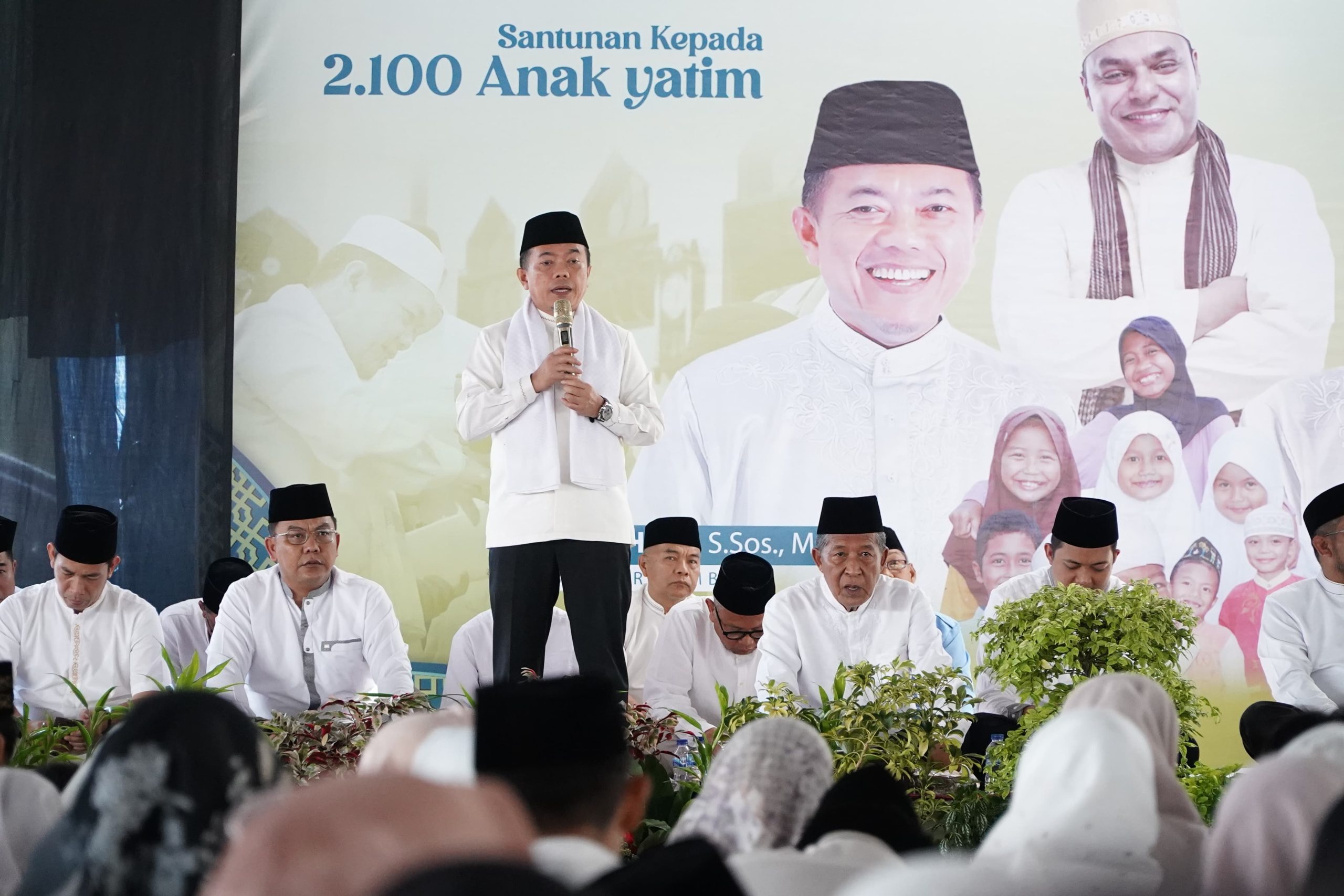 Berbagi Kebahagiaan, Pemprov Jambi Santuni 2.100 Anak Yatim Piatu