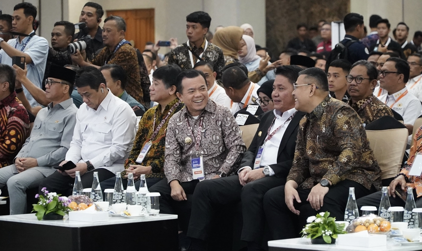 Gubernur Al Haris Hadiri Pengukuhan Dewan Pengurus APKASI Masa Bakti 2025-2030