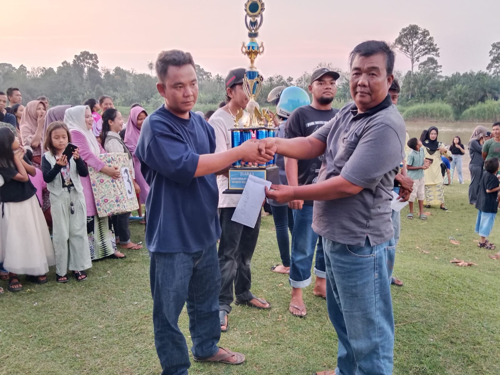 Penutupan Event Pacu Perahu Kajang Lako Dusun Teluk panjang Berlangsung Lancar dan Sukses