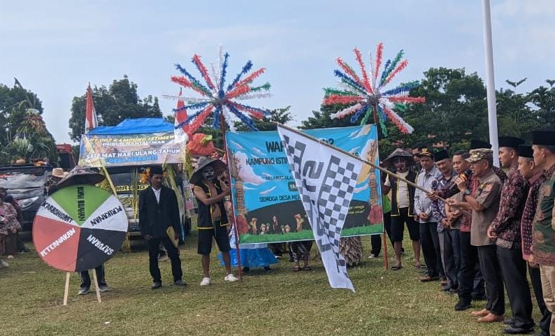 Meriahkan HUT Ke 45 Desa Meranti Kecamatan Renah Pamenang, Bupati Merangin Lepas Pawai Ketahanan Pangan