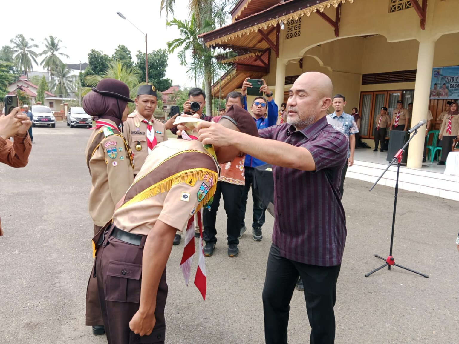 Bupati Bungo H.Dedy Putra.SH.M.Kn Lepas 49 Orang Kontingen Kwatir Cabang Bungo Pada TLTF V Tingkat Kwatir Daerah Jambi