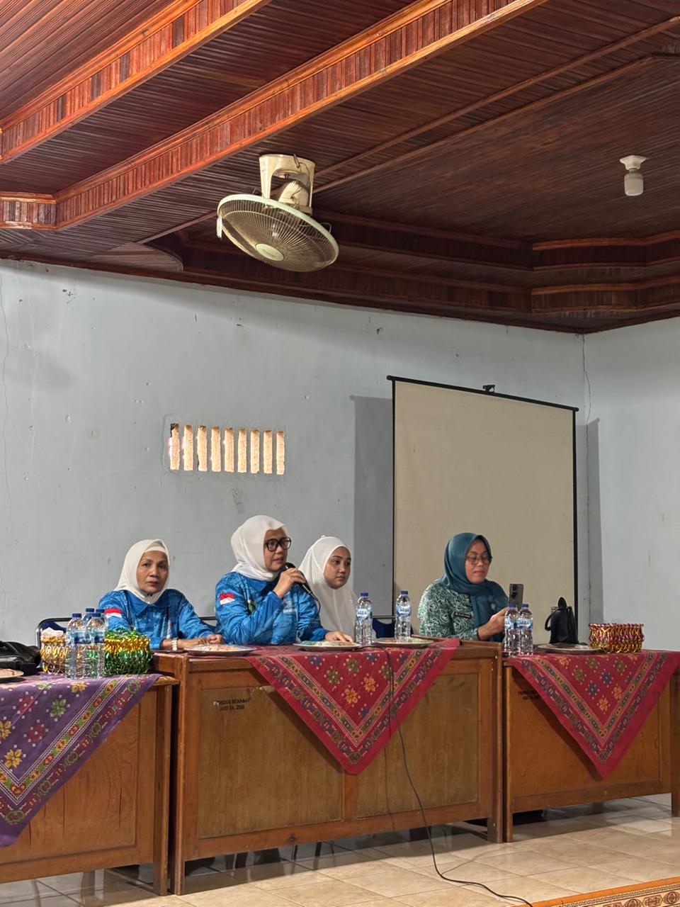 Optimalkan Program Kerja, TP-PKK Kabupaten Bungo Adakan Pembinaan dan Evaluasi Pelaksanaan 10 Program Pokok PKK di Dusun Senamat