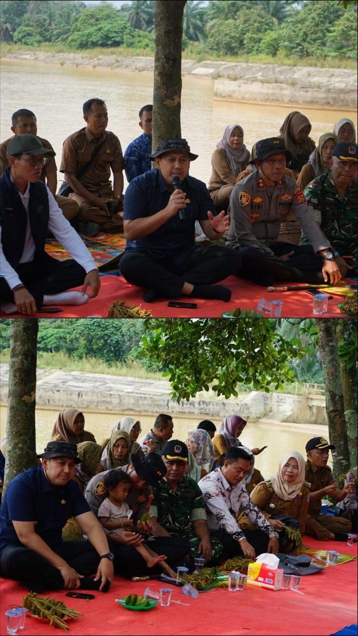 Bupati Merangin H.M Syukur Didampingi Dari KPAT Kementrian Sosial RI, Melakukan Kunker Kawasan Dam Betuk Berdialog Langsung Dengan Warga SAD