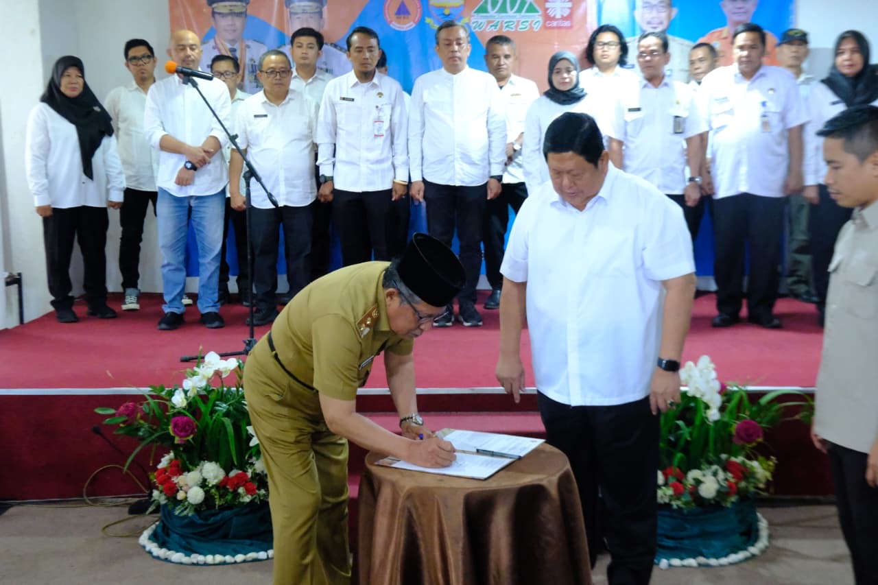 Wagub Sani Kukuhkan Pengurus FPRB Provinsi Jambi