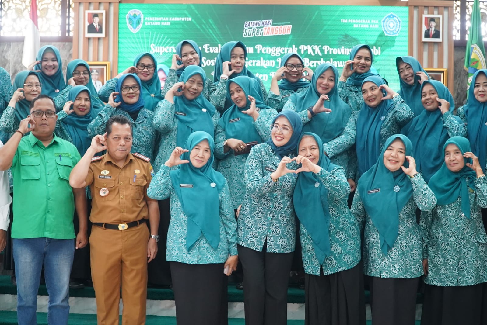 Hj.Hesnidar Haris: TP-PKK Berkomitmen Perkuat Nilai Religius Daerah Melalui “Gerakan Jambi Bersholawat”