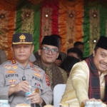 Kadis Kominfo Wakili Gubernur Jambi Hadiri Perhelatan Hoyak Tabuik di Pantai Gondariah