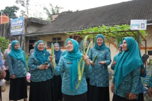 Hesti Haris Kunjungi Rumah Dilan Bumi Talenta di Desa Pauh Pamenang