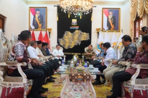 Gubernur Al Haris Terima Audiensi Komisaris Utama PT Jasa Raharja